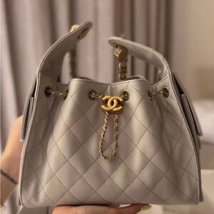 Chanel Quilted Cream Shoulder Bag with Gold Details